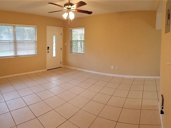 5th image of 170 Pine Tree Dr