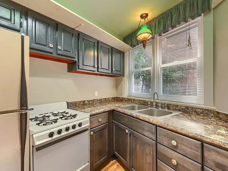 107 South St — Photo 3