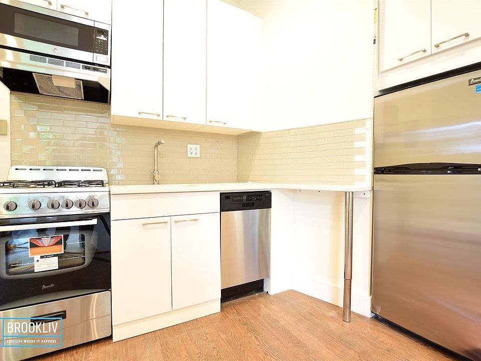 1st image of 961 Washington Ave APT 1E
