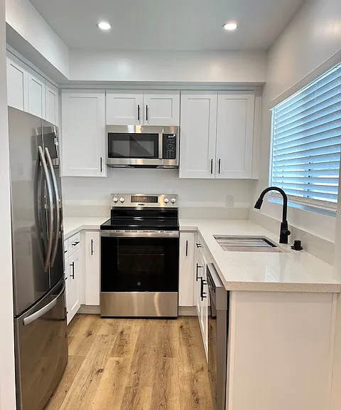 140 W Hyde Park Blvd #3/4 — Photo 10