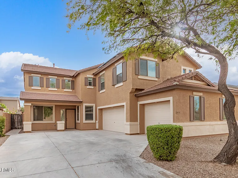 40747 W Robbins Dr — Photo 2