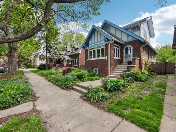 6551 N Maplewood Ave, Chicago, IL 60645