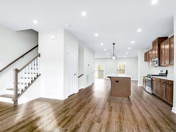 5th image of 21 Peckwell St