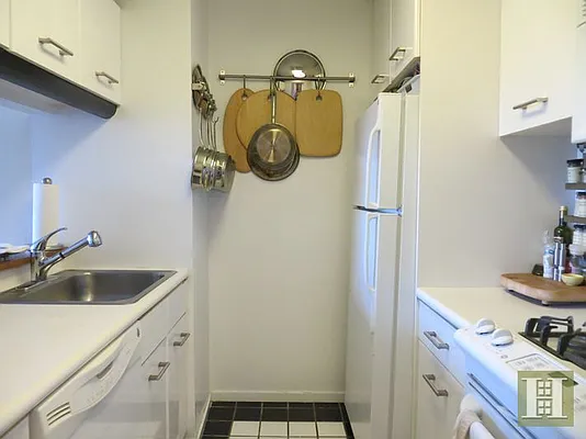 Rented by Halstead Real Estate | media 8