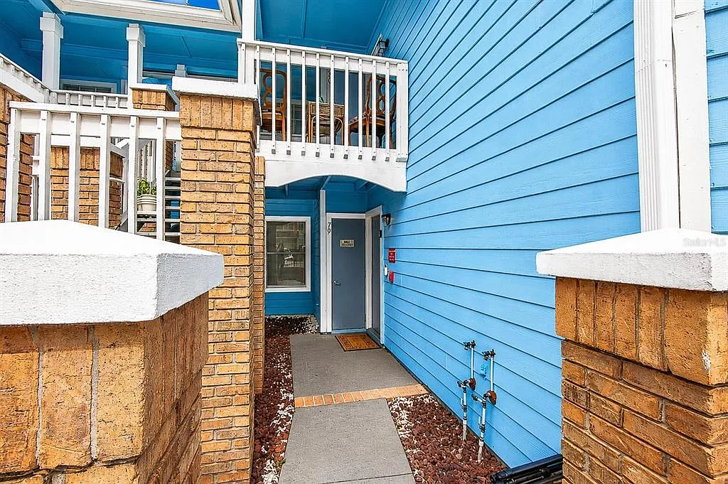 3 bed, 2.0 bath, 1287 sqft, $1,900 — Photo 2