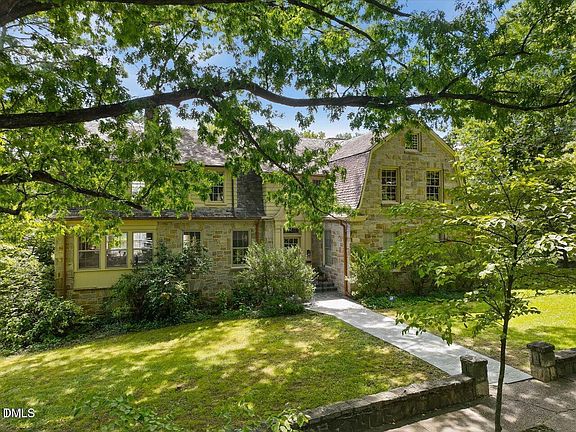 2nd image of 216-204 Hawthorne Rd