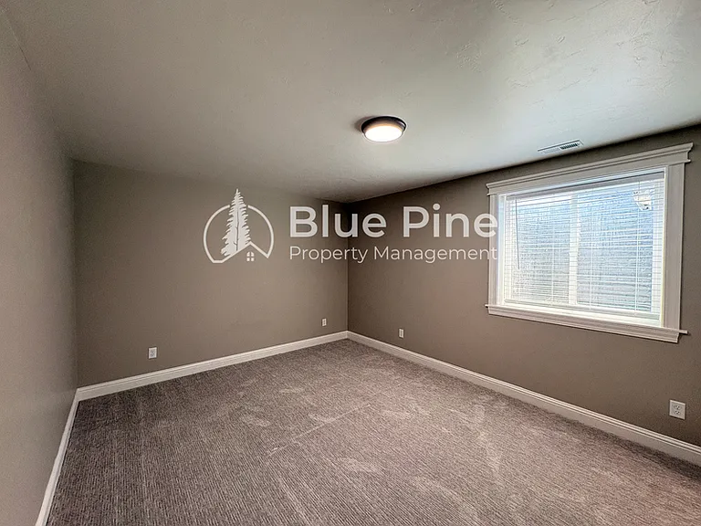 1890 Mesa Canyon Dr — Photo 25