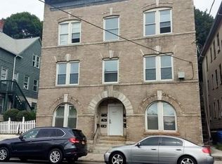 815 E Main St APT 2C, Waterbury, CT 06705