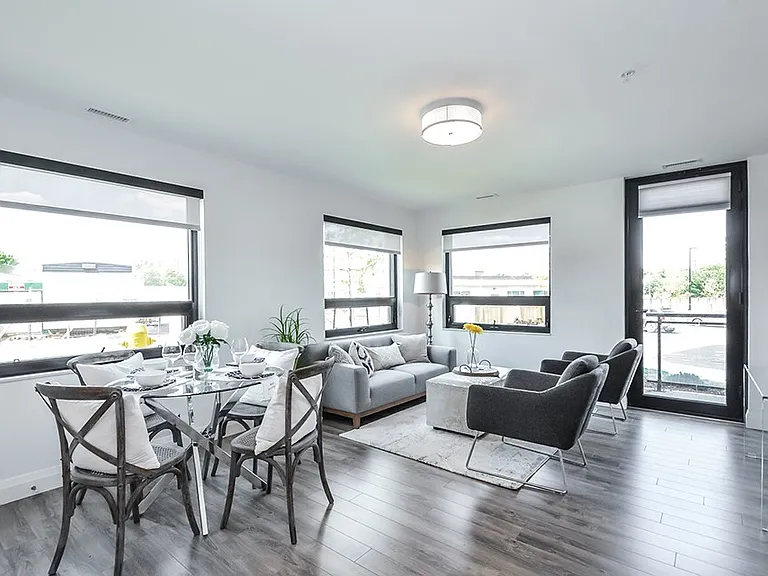 460 A Belmont Ave W #At 460b — Photo 40