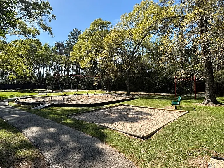 119 April Waters Dr W — Photo 31