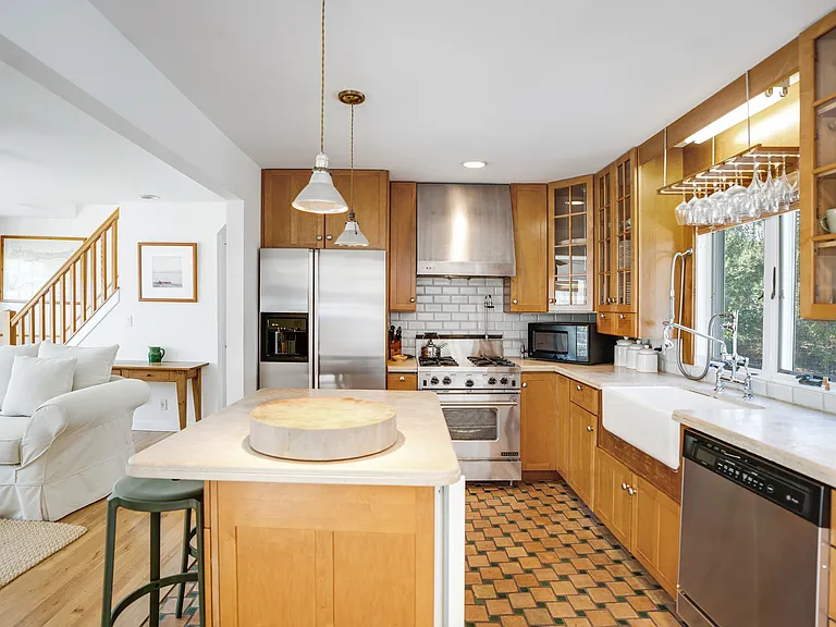 72 Marine Blvd — Photo 11