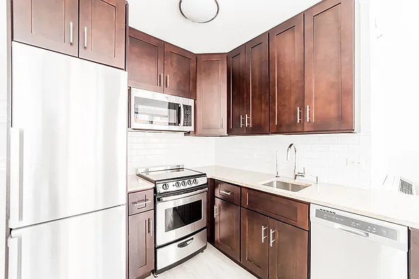 Rented by Ahead Quarters, LTD | media 37