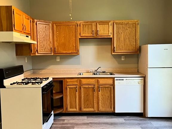 5th image of 824 N 10th St APT 1