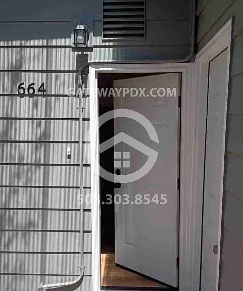 664 Monmouth St — Photo 5
