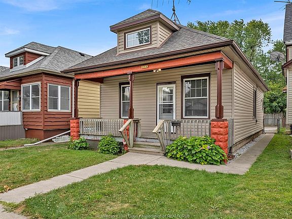 5th image of 489 McKay Ave