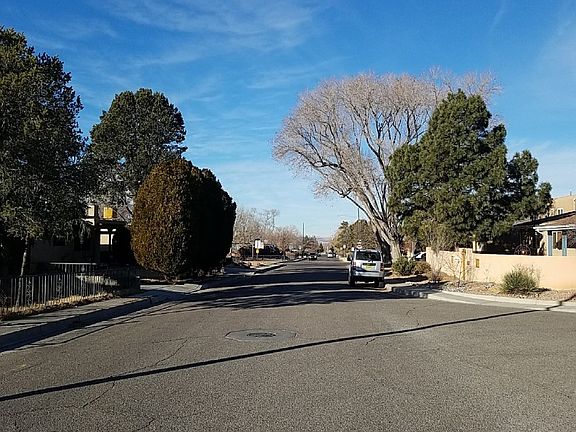 4th image of 5712 Arvilla Ave NE