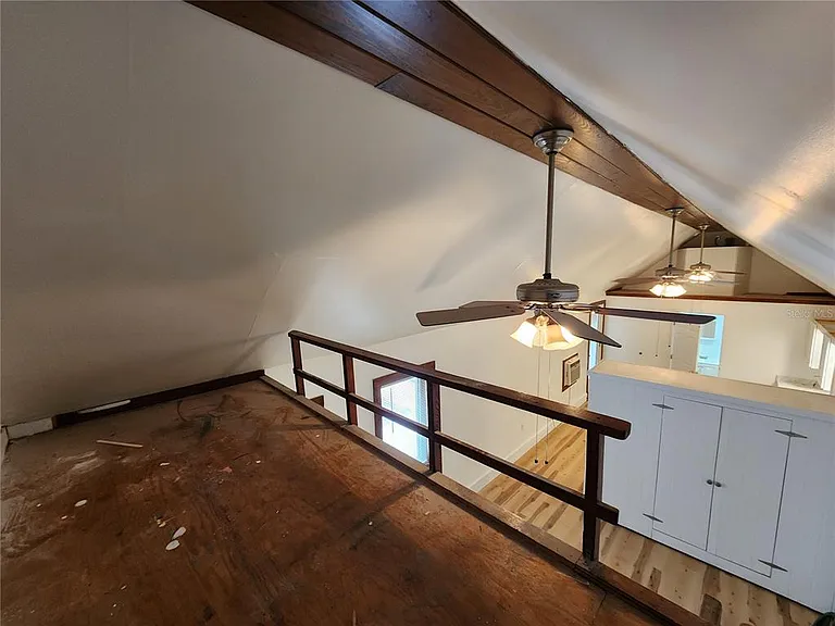 120 SE 7th St #5 — Photo 4