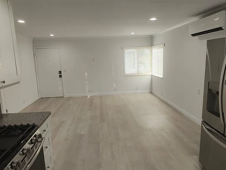 716 E F St #B — Photo 14