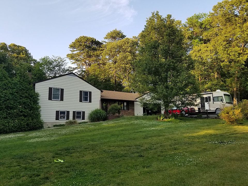 1st image of 460 Shady Hill Ln