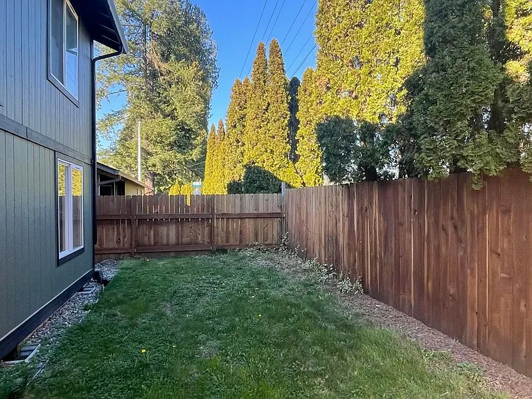 2191 Dahlia St — Photo 7