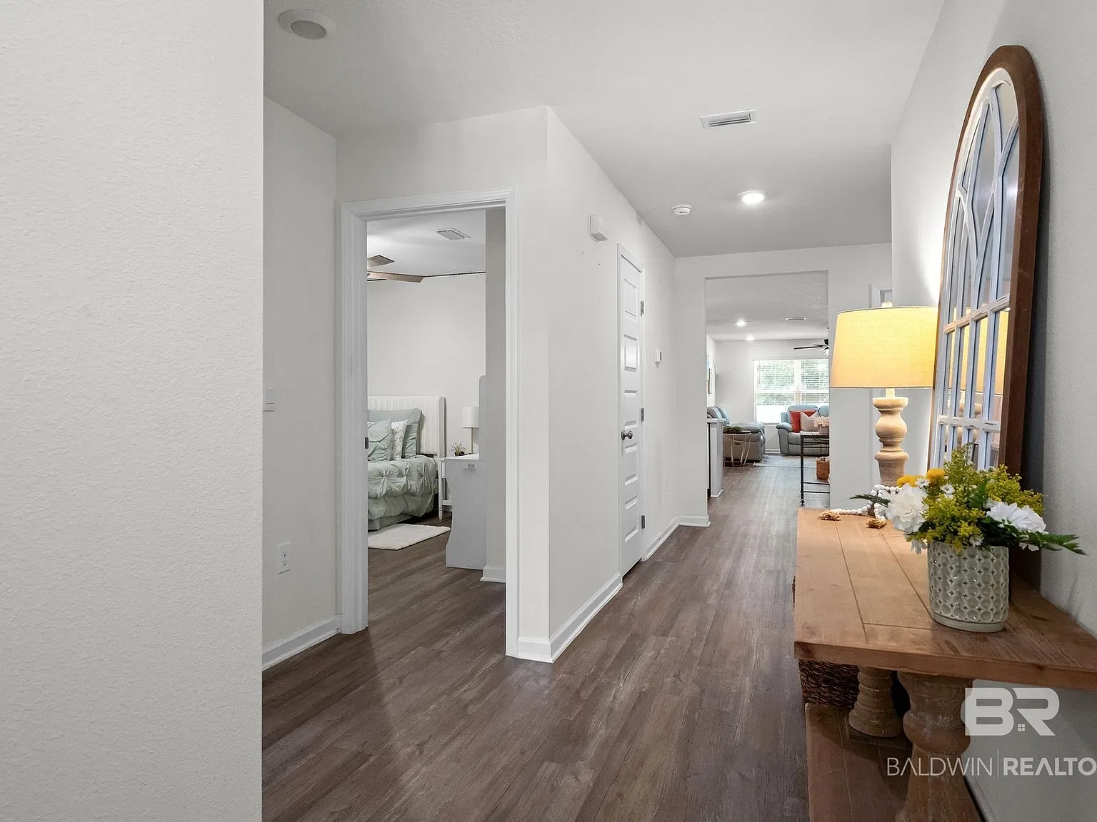 4 bed, 2.0 bath, 1796 sqft, $2,400 — Photo 3
