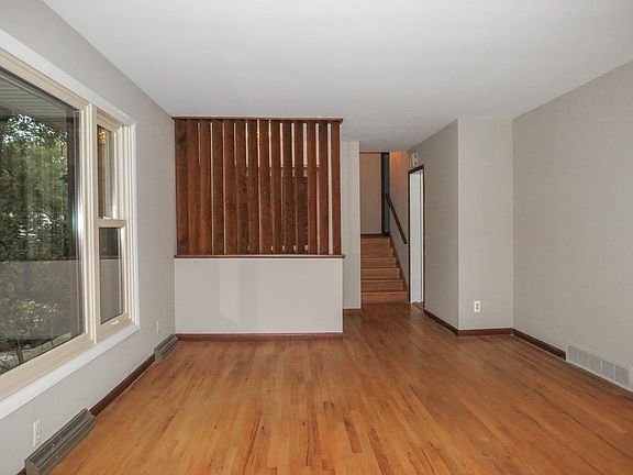 5th image of 2915 Oakdale Dr