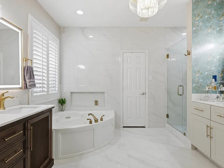 4436 Donegal Dr — Photo 2