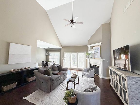 3rd image of 18921 Braeburn Dr