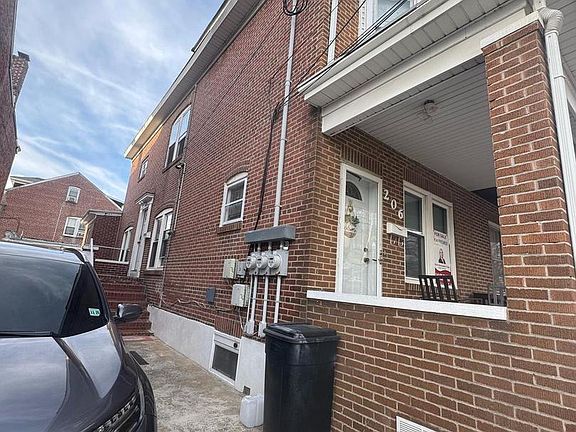 4th image of 206 Dayton St