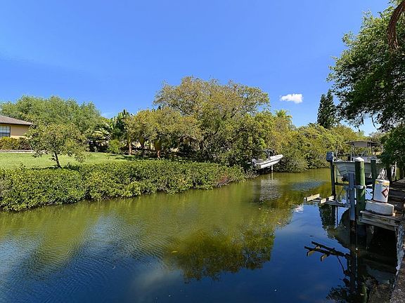Canal view of Uppercove