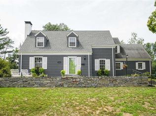 7 Paxton Rd, West Hartford, CT 06107