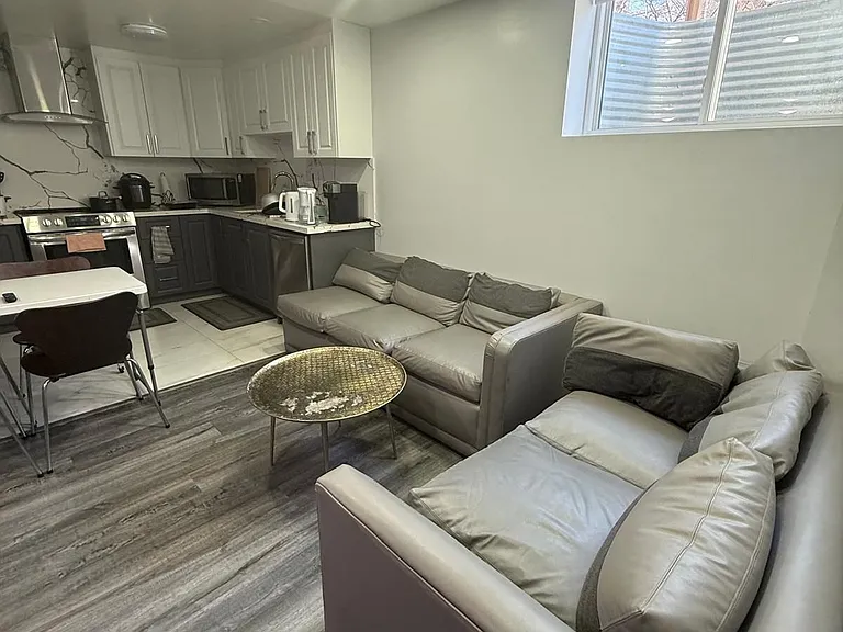 3253 Liptay Ave #BASEMENT — Photo 12
