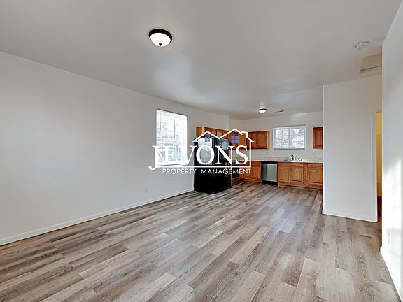 4th image of 608 N 3rd Ave #3