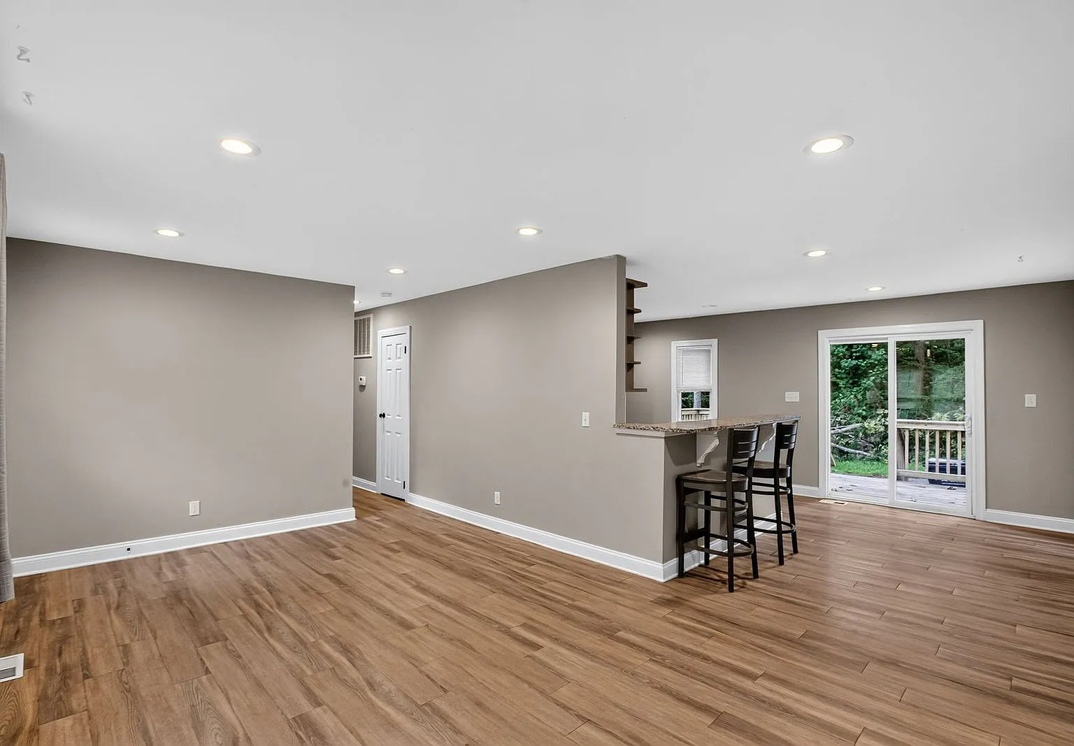 3 bed, 2.0 bath, 1462 sqft, $2,500 — Photo 4