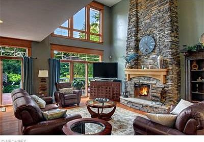 2nd image of 17375 Belmont Ln