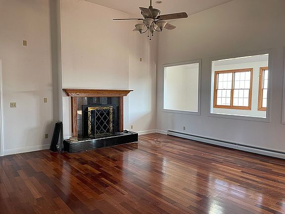 Living Room. Fireplace. 