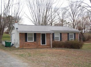 613 Hickory Cir, Dobson, NC 27017