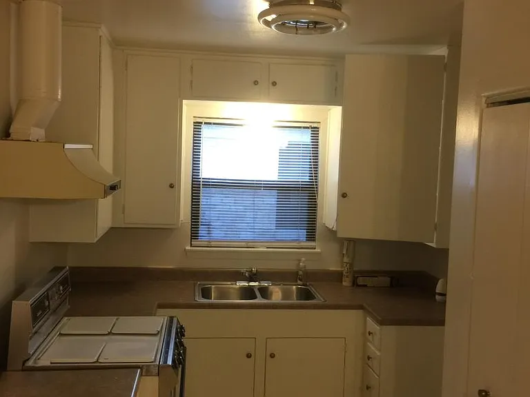 558 Artemis Dr — Photo 5