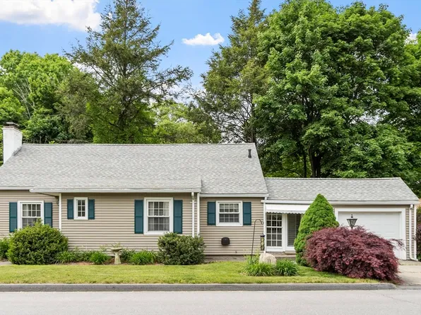 11 Whitla Dr, Worcester, MA 01604