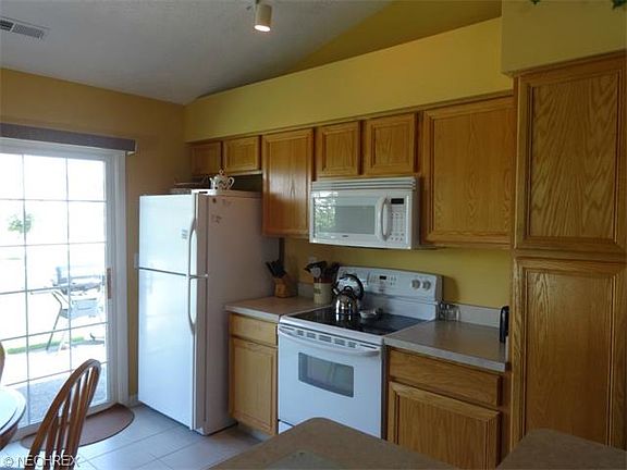 3rd image of 2570 Edgebrook Xing