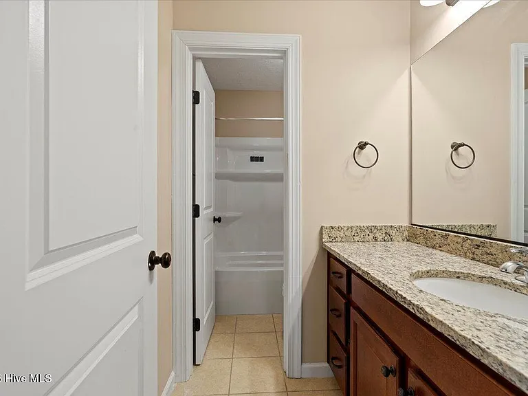 712 Coventry Ave — Photo 13