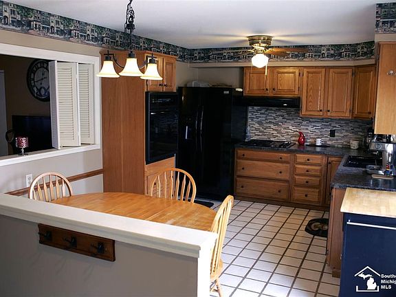4th image of 7529 Wellsley St
