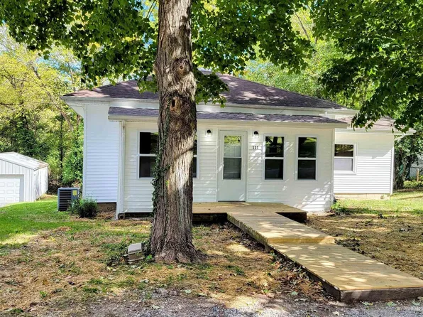 111 S Wilmington Ave, Orient, IL 62874