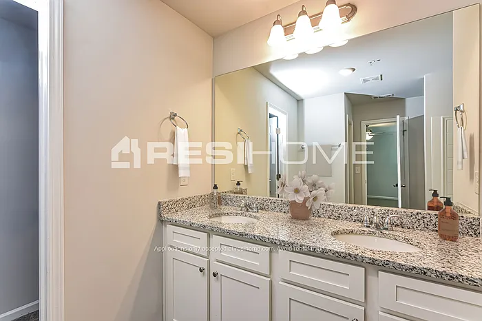 25 Winchester Ave — Photo 19