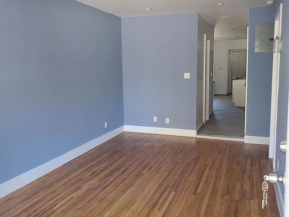 4th image of 72-13 48th Ave