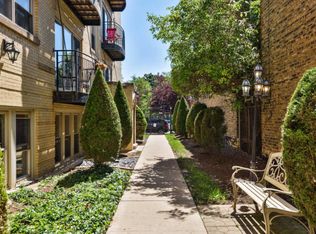 2834 N Dawson Ave APT 3W, Chicago, IL 60618
