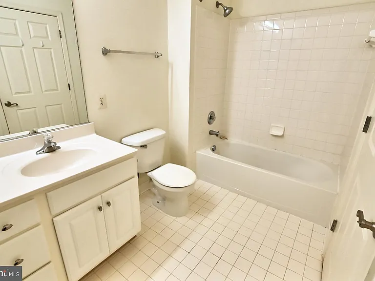 21216 McFadden Sq #108 — Photo 24