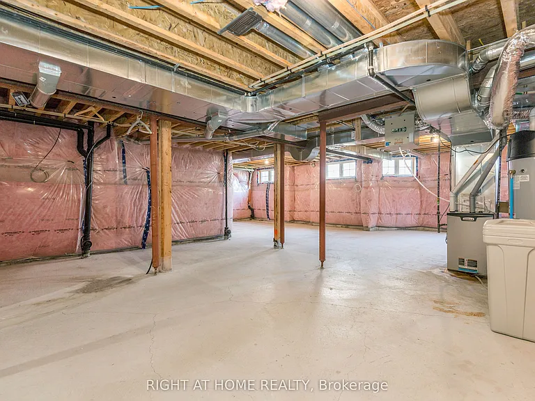 8 Monarch Dr — Photo 21