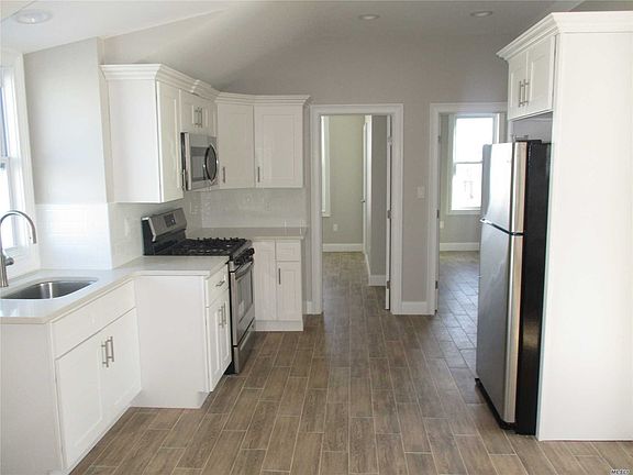 2nd image of 72-17 Almeda Ave #2