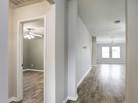 4th image of 2614 Royal Thistle Dr